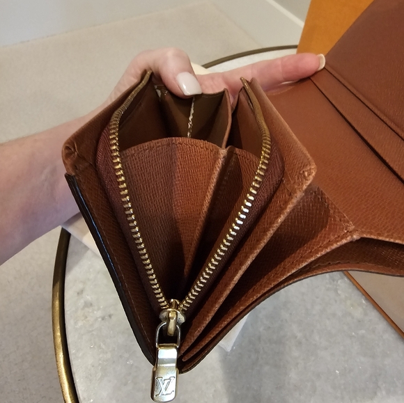 AUTHENTIC Louis Vuitton Monogram Porte Monnaie Bifold Wallet - Picture 6 of 10